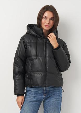 Пуховик zara зі штучної шкіри xs / s