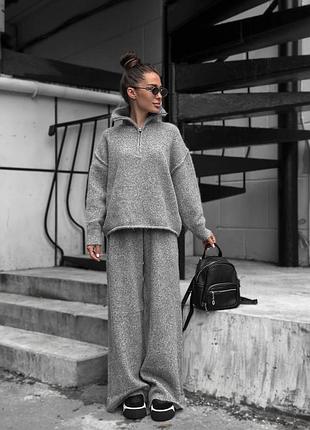 Костюм жіночий