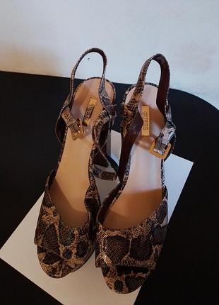 Босоніжки guess