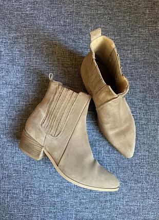 Ботінки козаки , тренд 2025 жіночі замшеві 36 розмір