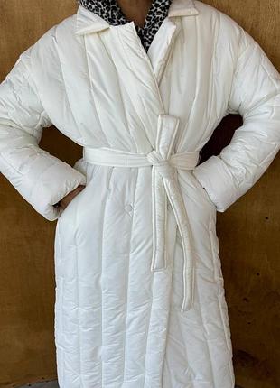 Стеганое дутое пальто с поясом