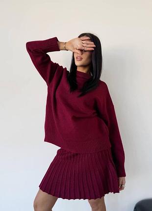 Стильний костюм спідниця плісе з високою талією та светр оверсайз прямого крою