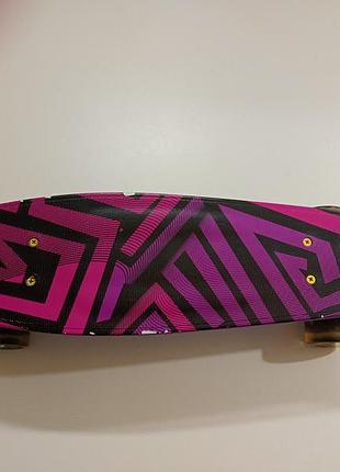 Скейт в хорошем состоянии, колеса светятся, для ребенка/подростка