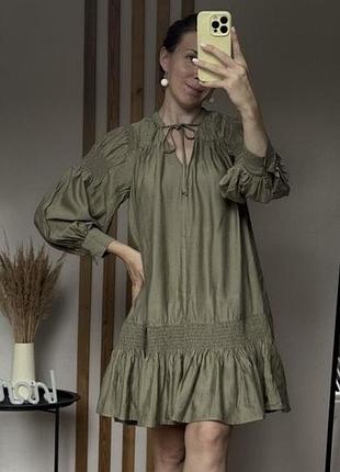 Сукня хакі з обʼємними рукавами