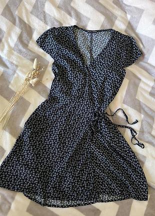 Сукня літня з запахом