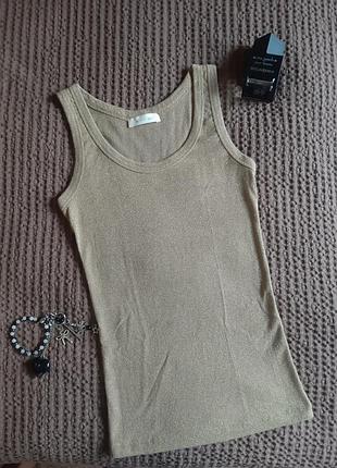 Майка в рубчик с золотистой люрексовой нитью