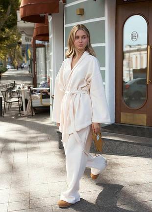 Костюм жіночий