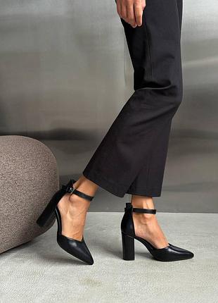 Класичні туфлі ремінець гострий носок еко шкіра на підборах 9см святкові елегантні