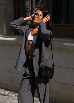 Костюм жіночий