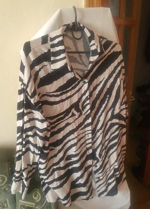 Рубашка женская с длинным рукавом бежевая с принтом зебры, приспущенные плечи, 54см в груди,74см длина