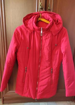 Куртка женская в идеальном состоянии