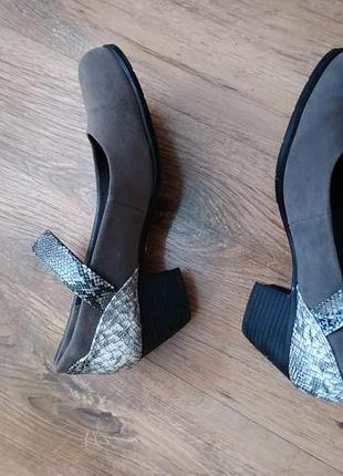 Замшевые туфли