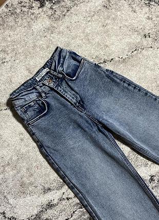 Темно сині прямі джинси жіночі
