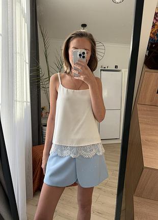 Майка біла з мереживом