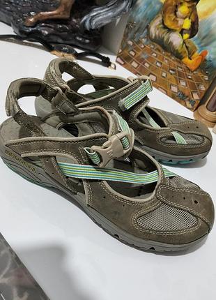 Фірмові жіночі кросівки merrell