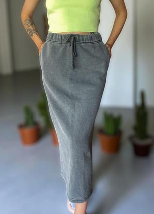 Сіра утеплена спідниця з карманами