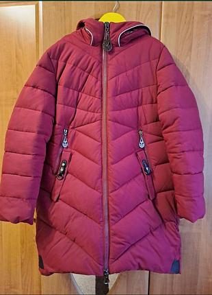Жіночий зимовий пуховик пальто вишневого кольору