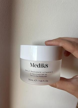 Антиоксидантний зволожувальний крем medik8 daily radiance vitamin c 50ml