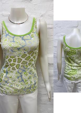 Marc cain оригинальная стильная майка из хлопкового трикотажа в мелкий рубчик