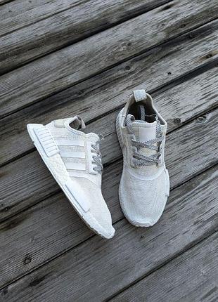 Кросівки для тренувань. бігові кросівки. кросівки адідас. adidas nmd. кросівки 40 розмір. легкі кросівки