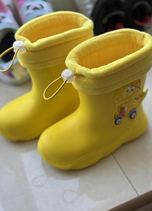 Гумові чобітки ,легенькі з піни