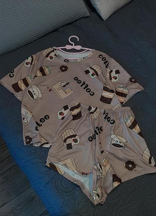 Пижама с шортами