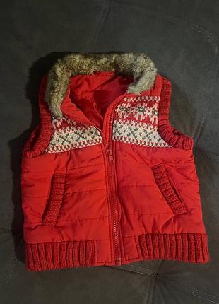 Жилетка красного цвета