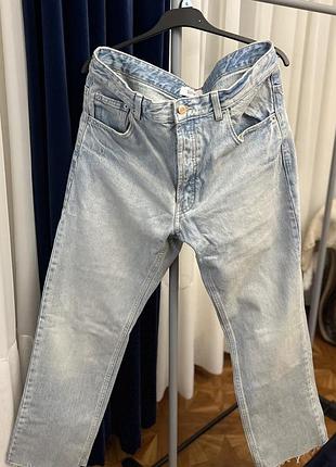 Джинси з необробленим низом