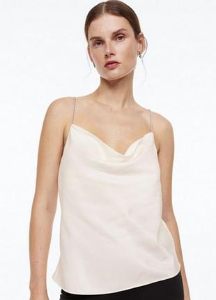 Базова майка топ з відкритою спиною hm hm молочна зі стразами фірмова трендова святкова базовая майка белая молочного цвета бежевая со стразами топ