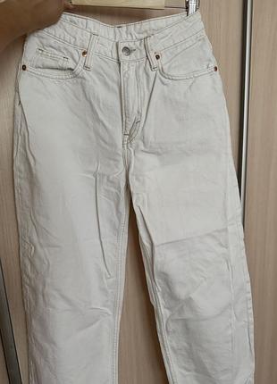 Трендові білі/бежеві джинси