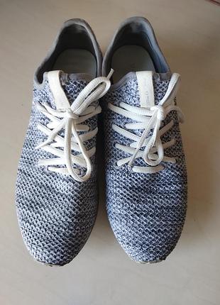 Классные кроссовки от крутого бренда