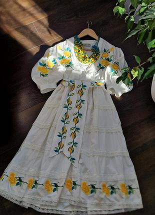Платье вышиванка с желтыми цветами