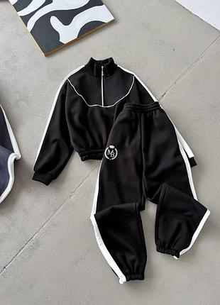 Женский спортивный костюм