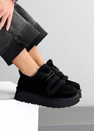 Натуральні замшеві зимові чорні черевики - уггі на липучці на високій підошві