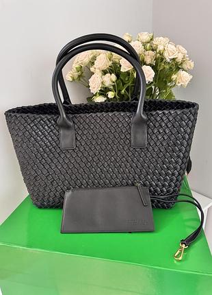 Сумка в стилі bottega veneta cabat leather чорна