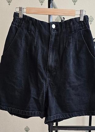 Шорты бирмуды