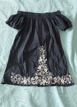 Супер платье черная с белой вышивкой, платье с приспущенными плечами, туника, s-m