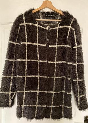 Кардіган подовжений . прямого крою. у клітинку. на одному ґудзику. дуже теплий.