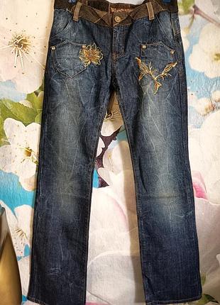 Женские джинсы