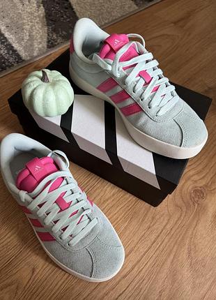 Нові кросівки adidas 38 розмір