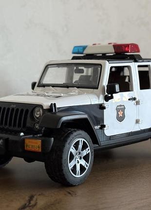 Поліцейська машинка bruder jeep rubicon wrangler (02526)