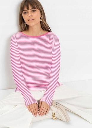 Приталенная блузка в розовую полоску с длинными рукавами