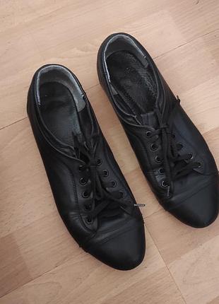 Шкіряні туфлі кросівки 40 розмір