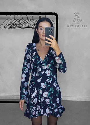 Шикарна синя сукня на запах prettylittlething 12/л