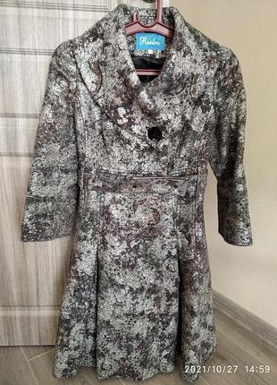 70% шерсти в составе пальто