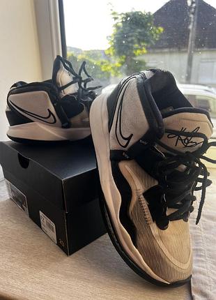 Баскетбольні кросівки nike kyrie