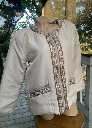 Куртка демі, в національному стилі