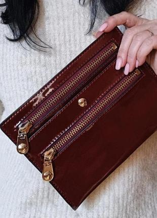 Лакований клатч