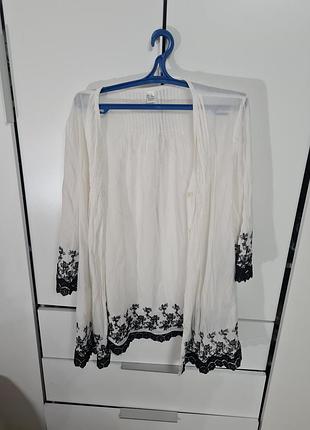 Длинная белая черная блуза