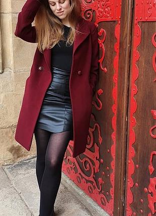 Червоне пальто